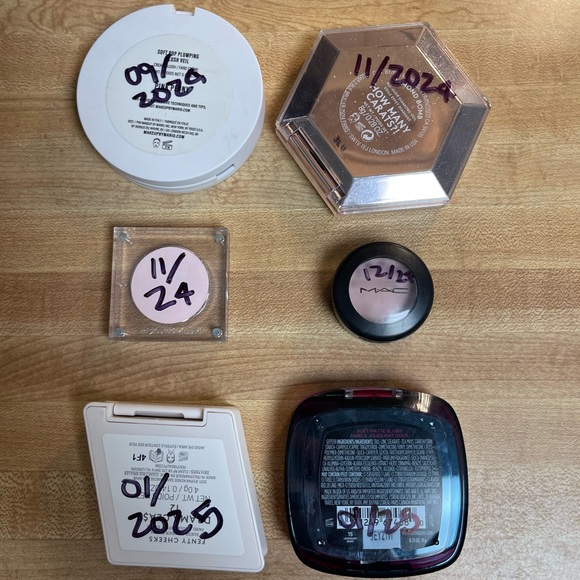 Gently used/ tested makeup lot - Picture 4 of 5